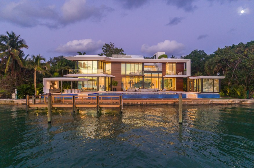 Architect Kobi Karp Designs Stunning Miami Beach Waterfront Estate